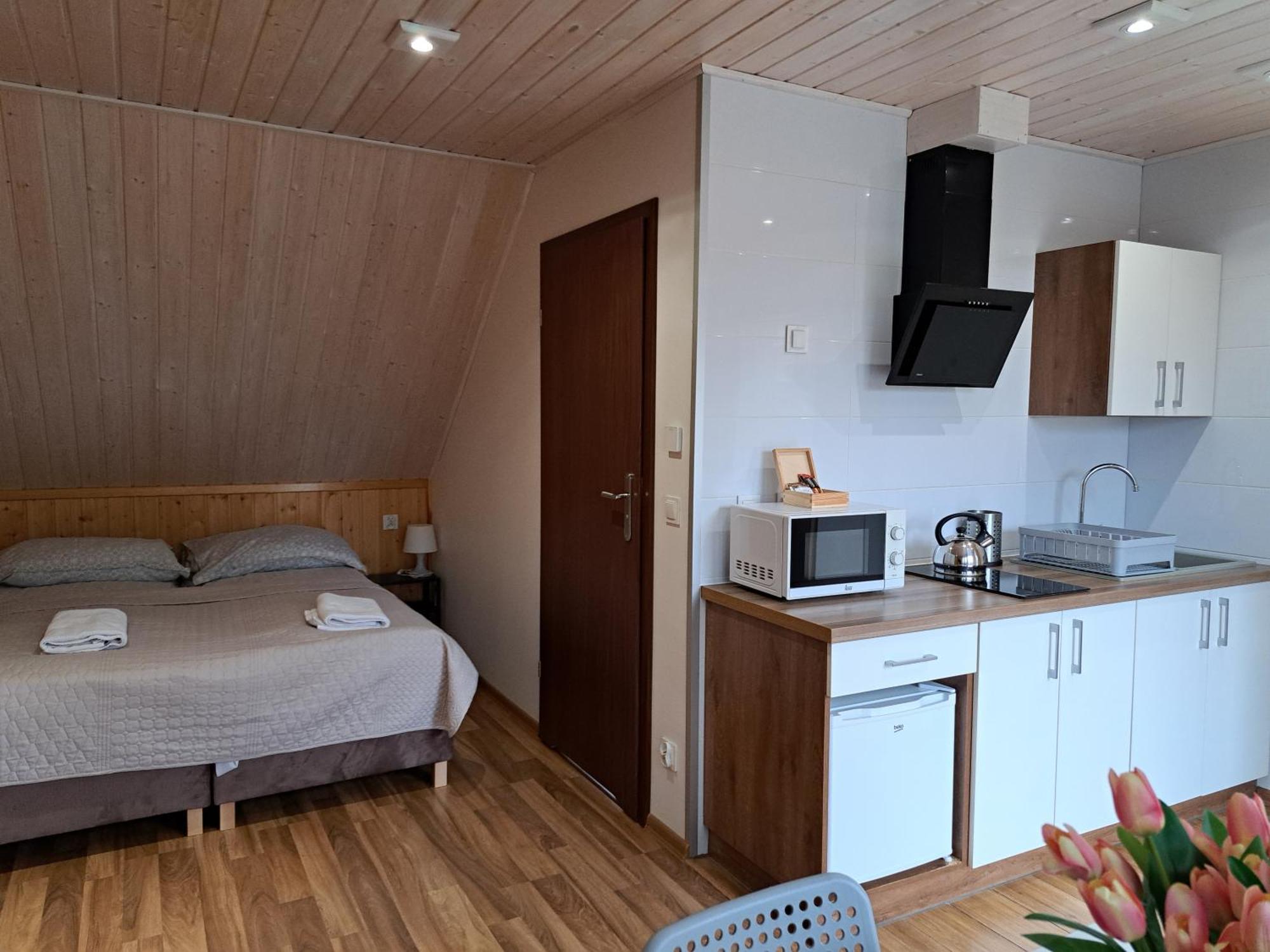Noclegi Pod Modrzewiem Powidz  Exteriör bild