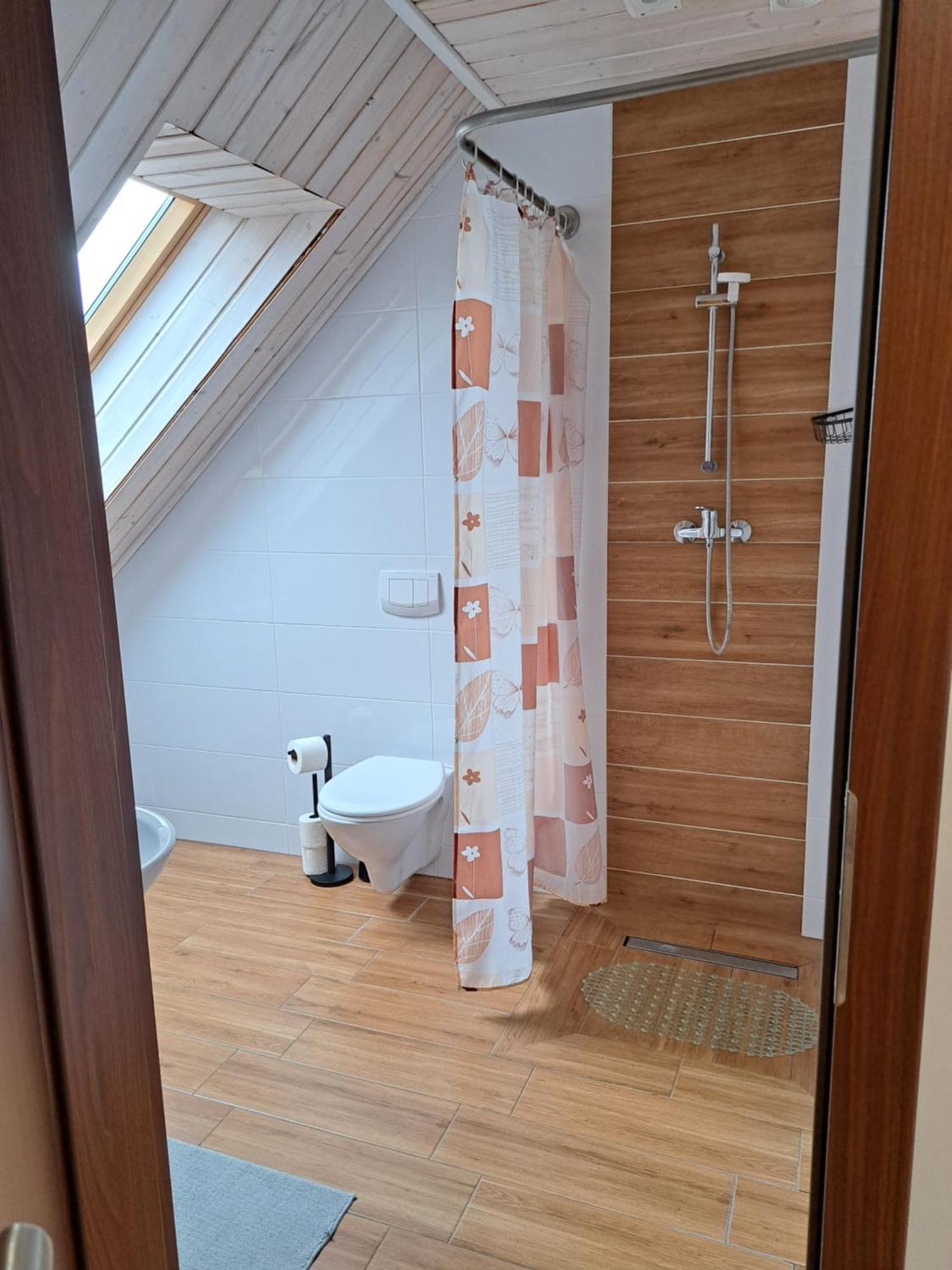 Noclegi Pod Modrzewiem Powidz  Exteriör bild